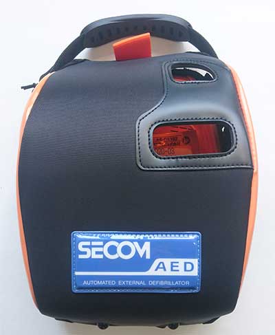 AED (自動体外式除細動器) 