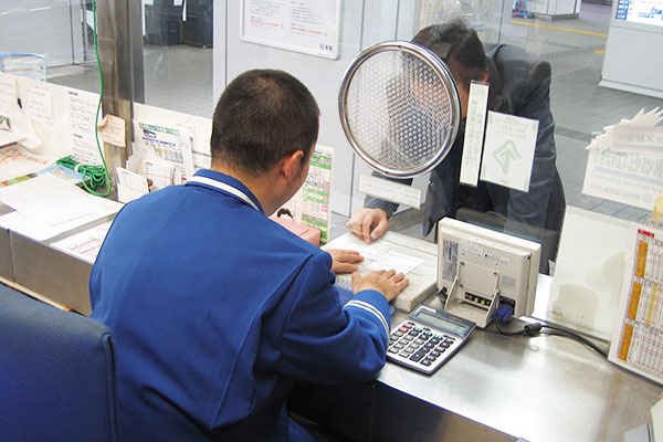 駅係員
